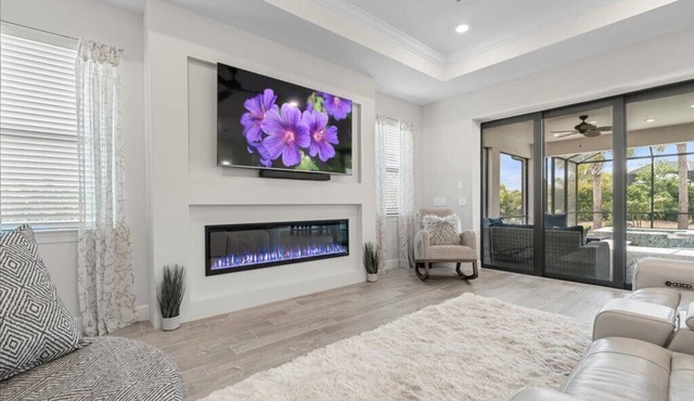 Luxury Private Home with Pool and Spa in Lakewood Ranch!