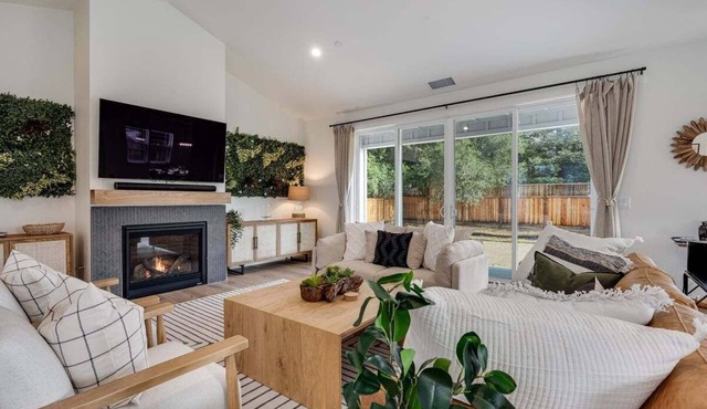 Luxury Private Pool Home near Healdsburg