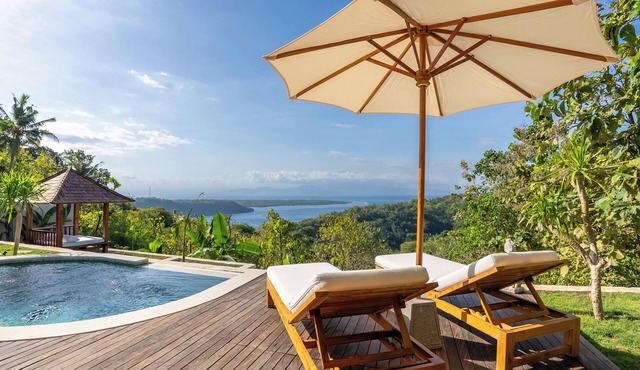 Luxury Private Pool Villa with Ocean View & Floating Breakfast