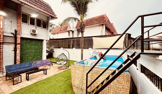 Luxury Private Pool Villa + Riverview BBQ Patio !