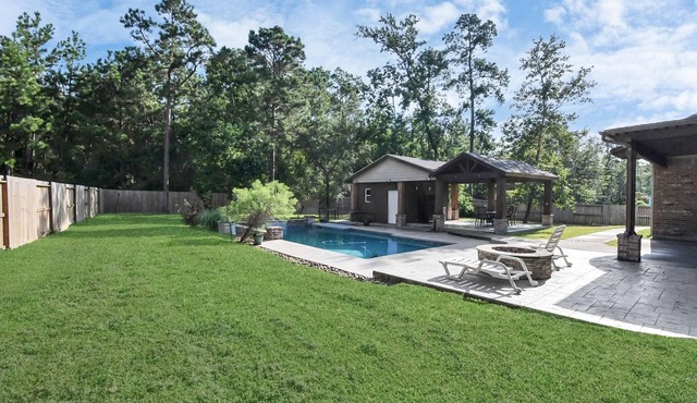 Luxury Private Resort Villa Pool& Backyard Oasis