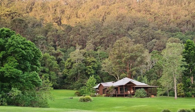 Luxury Private Retreat Near Mullumbimby, Fireplace