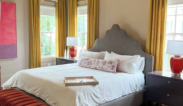 Luxury Private Suite in Boutique Historic Inn The Athenian- Downtown Location