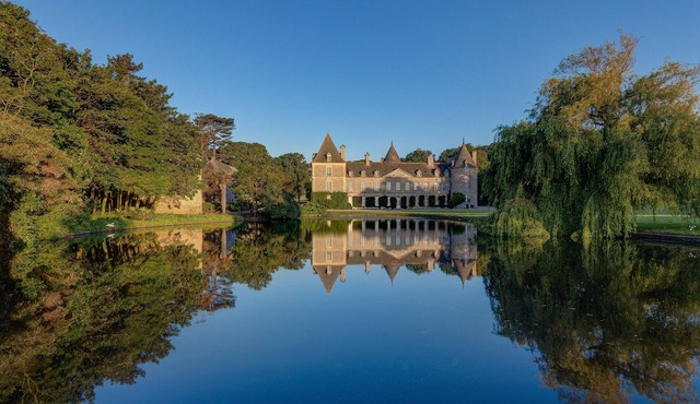 Luxury Private Tower, Historic Château Estate, Near Beaches & D-Day Sites