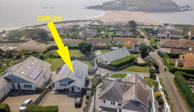 Luxury property Sleeps 8 - Sea views & hot tub - 200m from beach!
