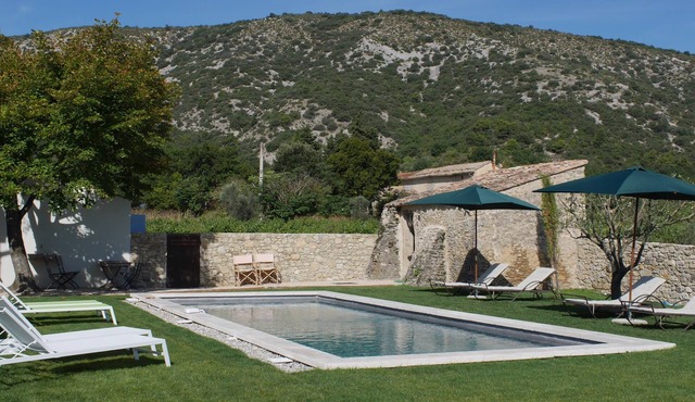 Luxury Provencal Farmhouse with aircon, Pool, WiFI - Vaison/Malaucene area.