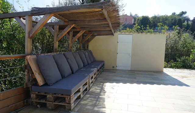 Luxury Provençal villa ideally located with panoramic view