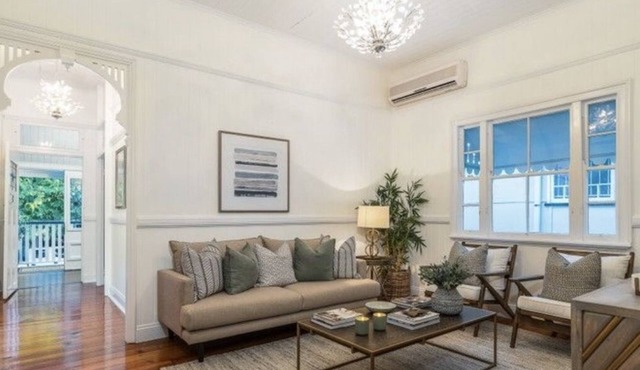 Luxury Queensland Awaits! Sleeps 8, 3 car parks