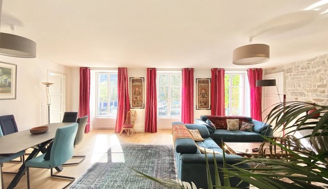 Luxury Quimper Apartment, Stunning Odet River Views & Parking