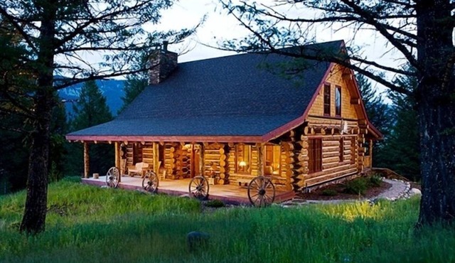 Luxury - Quintessential Montana Retreat - Ski and Fish! Sleeps 10, 4 beds 4 bath