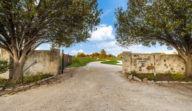 Luxury Ranch Retreat on 100+ Acres Near Dallas w/Pool & Lake Access