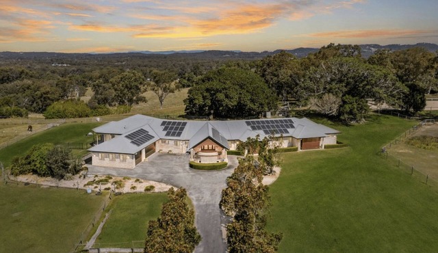 Luxury Range Stay: 6 bedroom 4 bathroom