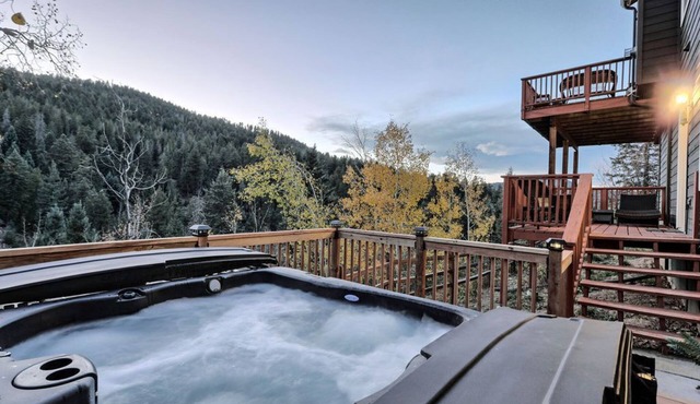 Luxury Red Rocks Hot tub I Great Mountain View