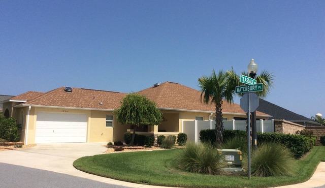 Luxury & Relaxation at This AMAZING Pool home with Golf Cart & BBQ Grill!