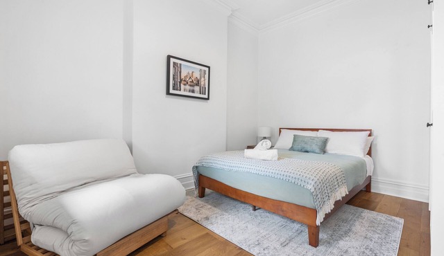 Luxury Renovated Home, Quiet street- Light Modern