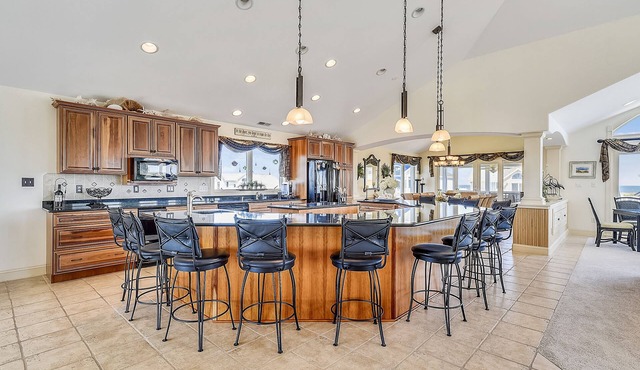 Luxury (renovated!) Home with Ocean & Bay Views in Gated Community