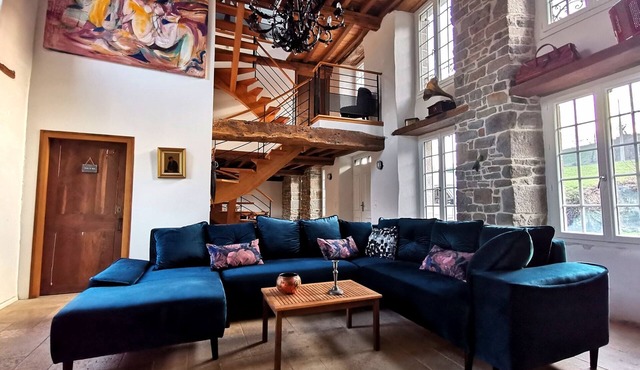 Luxury residence with SPA, swimming pool and private nature park