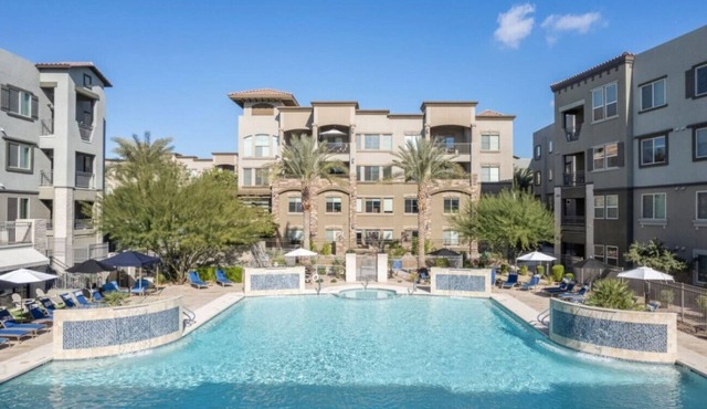 Luxury Resort Apt | Jacuzzi | Pool | Gym