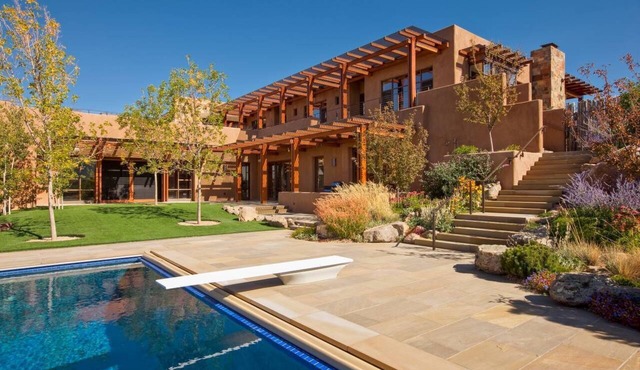 Luxury Resort Living in Santa Fe, heated pool, hot tubs, 360 mountain top views