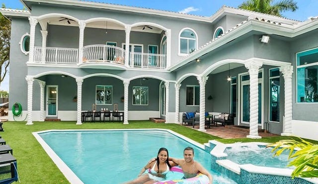 Luxury Resort/Near Airport, Pool, Jacuzzi, Games