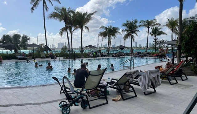 Luxury resort on the Bay South Beach 2 bedroom 2 bath