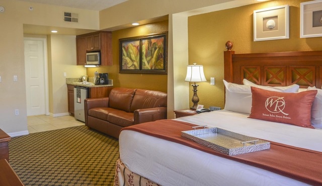 LUXURY RESORT STUDIO MINUTES FROM UNIVERSAL STUDIOS & DISNEY