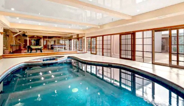 Luxury Resort Style Home with plenty of activities for young and old -Warrandyte