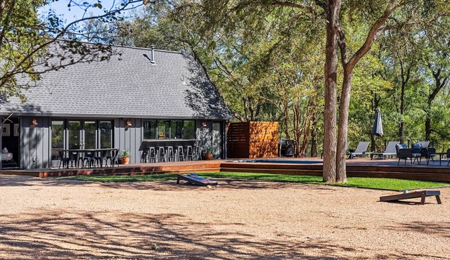 Luxury Retreat: Hot Tub, Fire Pit, Pool & GameRoom