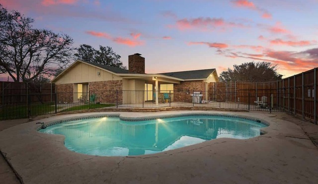 Luxury Retreat in Carrollton - Pool, Patio & More