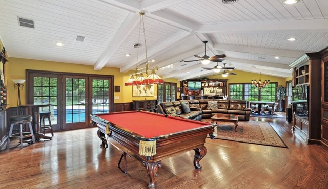 Luxury Retreat in Dover with Pool and Pond