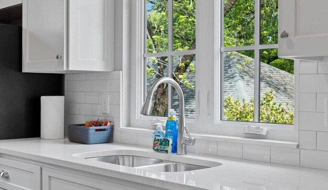 Luxury Retreat in Hillcrest!