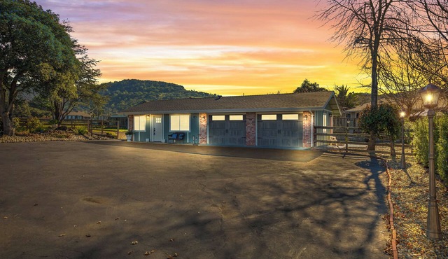 Luxury Retreat in Napa Valley – Two Stunning Homes on a Private Gated Estate