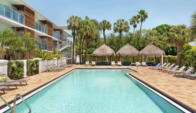 Luxury Retreat In Tampa | Free Airport Shuttle