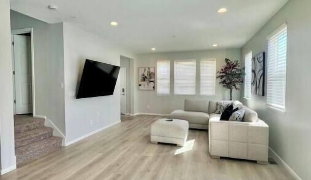 Luxury Retreat Near DEN AirPort!
