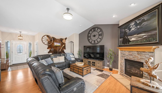 Luxury Retreat near golf, fishing, raceway, UTV great for Large Families,Dogs OK