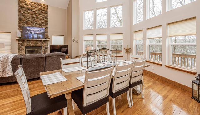 Luxury Retreat near lake, beach, skiing, game room