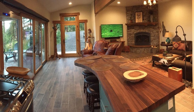 Luxury Retreat on 13 Secluded Acres With Spa Just Outside McCall