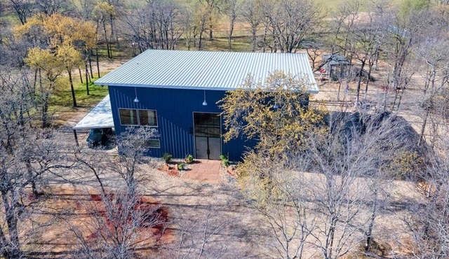 Luxury Retreat on 3.16 Acres in the Heart of Texas Horse Country