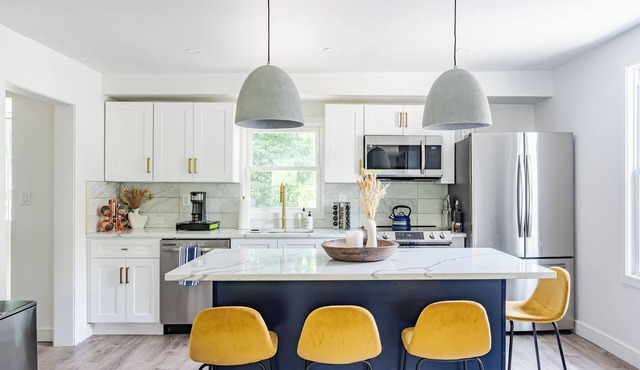 Luxury Retreat on Rondout Creek- Wedding Central!