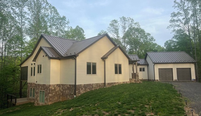 Luxury Retreat - Perfect for Weddings, Furniture Market Visits, and Relaxation