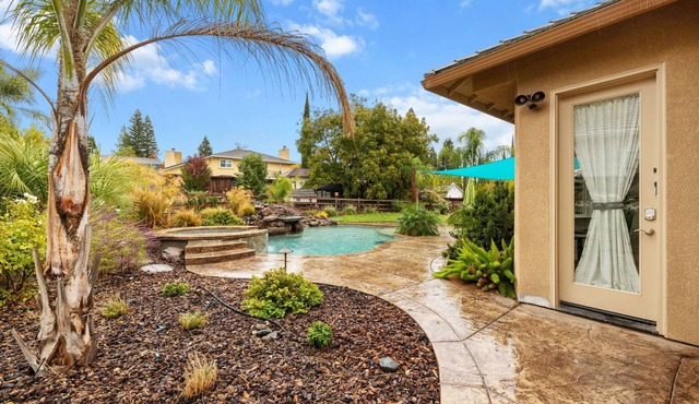 Luxury Retreat: Pool, spa, fire pit, Peloton, WFH