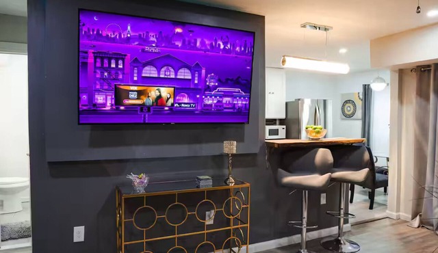 Luxury Retreat: Royal Comfort & Modern Amenities