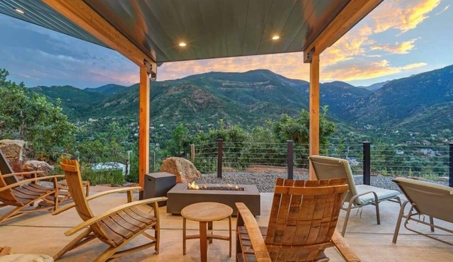 Luxury Retreat | Hot Tub, Sauna, Gym | Manitou
