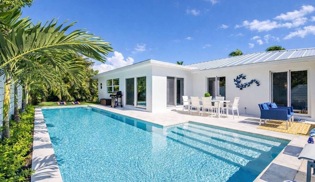 Luxury retreat w/private pool & game room