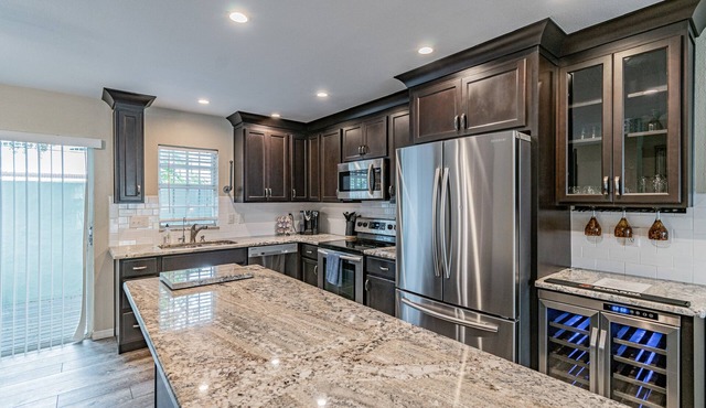 ★LUXURY RETREAT★ Walk to Hyde Park, SOHO, Bayshore