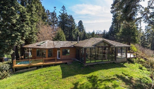 Luxury Retreat with Bay Views on 2.5 Acres