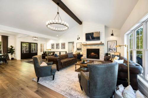 Luxury Retreat with Hot Tub The Ephraim House