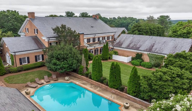 Luxury Retreat with Pool & Hot Tubs – Perfect Getaway!