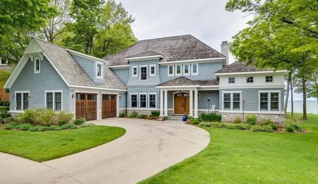 Luxury Retreat with Lake Views, Hot Tub, Fire Pit & Association Pool