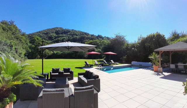 Luxury riverside cotage in a listed medieval village.